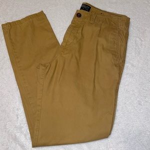 Men’s American Eagle slim straight khaki pants